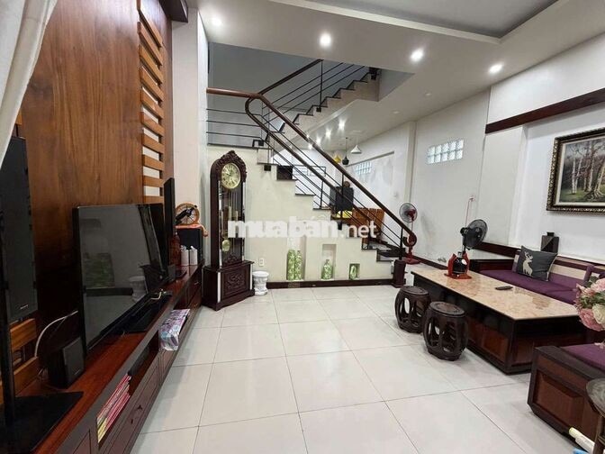 Cho thuê nhà nguyên căn Đường Nguyễn Trung Trực - Nha Trang