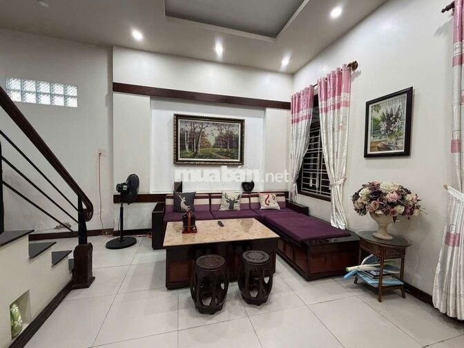 Cho thuê nhà nguyên căn Đường Nguyễn Trung Trực - Nha Trang
