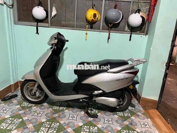 Honda SCR Fi máy rất êm, biển số thành phố