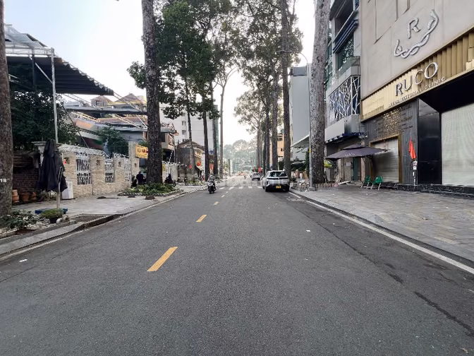 CHUYỂN NHƯỢNG TÀI SẢN DIỆN TÍCH LỚN TIỆN XÂY KHÁCH SẠN ĐƯỜNG SƯƠNG N