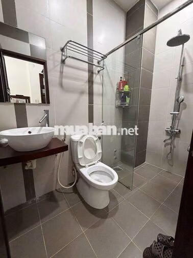 Cho thuê nhà nguyên căn Đường Nguyễn Trung Trực - Nha Trang