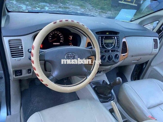 Toyota Innova GSR2011 so san 7 cho