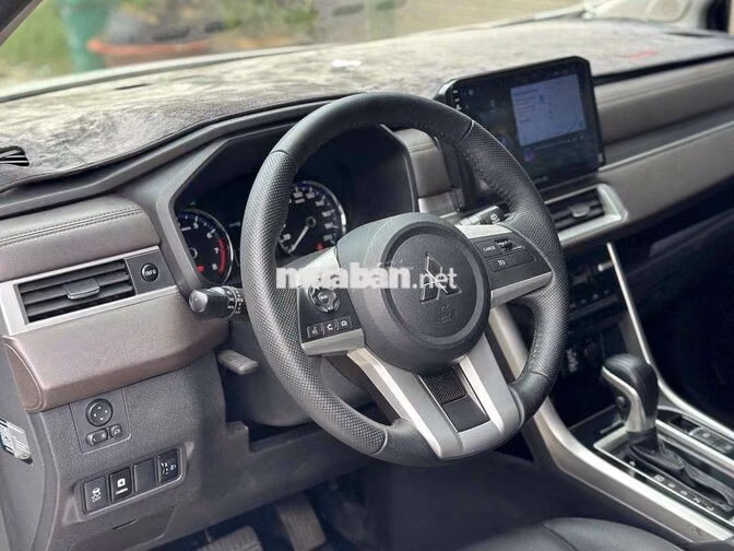 Mitsubishi Xpander Premium 2024 Trắng