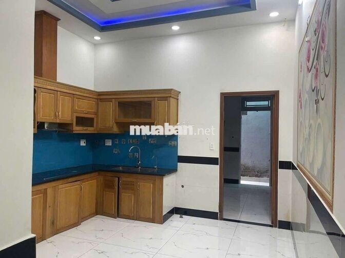 nhà mới có thang máy 8pn .gần trường lê van thọ . đi gv gần . 