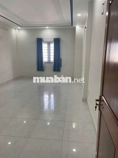 nhà mới có thang máy 8pn .gần trường lê van thọ . đi gv gần . 
