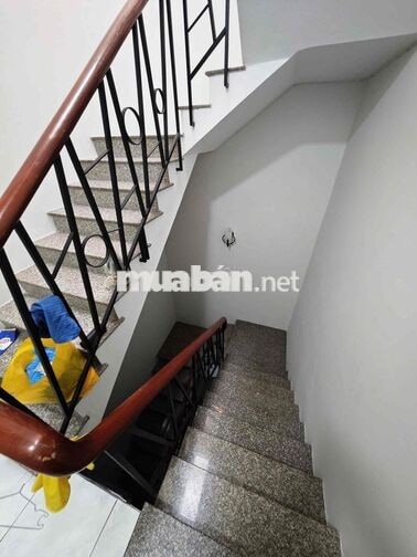 Cho thuê nhà mặt tiền KDC Bình Phú (gần công viên)