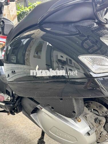 Piaggio Vespa GTS 300 HPE 2021 Đen 8500 km