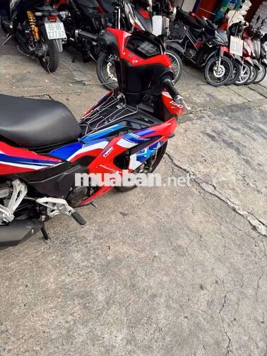 ♻️♻️Winner V3 ABS Đỏ đen cuối 2022 xe đẹp ngay chủ