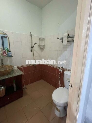 NHÀ LIỀN KỀ ĐƯỜNG XE TẢI THÔNG KV AN NINH GẦN CHỢTRƯỜNG HỌC. 3MÁYLẠNH 