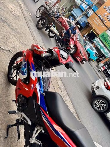 ♻️♻️Winner V3 ABS Đỏ đen cuối 2022 xe đẹp ngay chủ