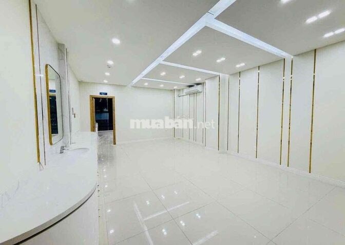 Cho thuê nhà 6 tầng Nguyễn Văn Linh , thang máy , pccc đầy đủ 15 phòng