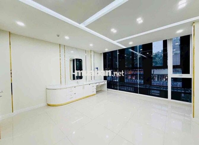 Cho thuê nhà 6 tầng Nguyễn Văn Linh , thang máy , pccc đầy đủ 15 phòng