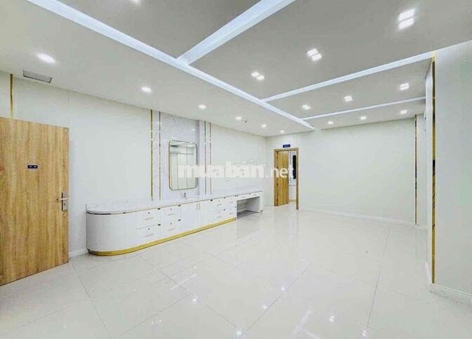 Cho thuê nhà 6 tầng Nguyễn Văn Linh , thang máy , pccc đầy đủ 15 phòng