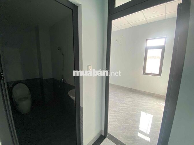 CHO THUÊ NHÀ PHẠM VĂN ĐỒNG LINH TÂY 2 TẦNG 10TR