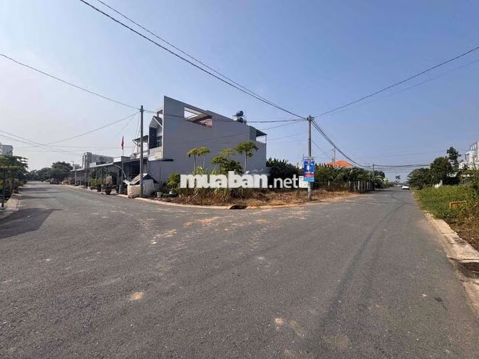 Bán gấp lô góc - Giá ngộp thở 188m2 KDC Tân Đức