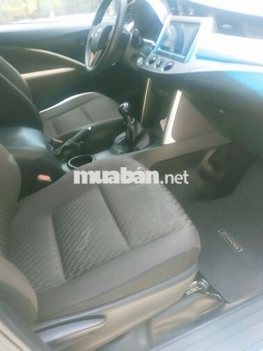 Toyota Innova 2022 8 chỗ Số sàn Bạc