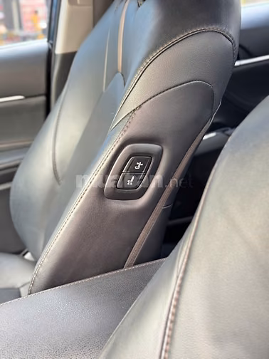 Bán Toyota Camry 2.0G model 2020