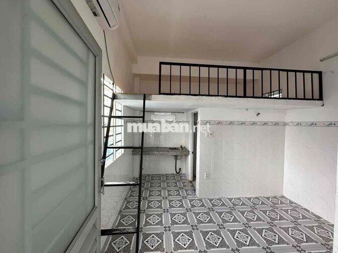 Phòng k gác có gác cửa sổ ban công từ 3tr2-3tr8 k nthat/ máy lạnh