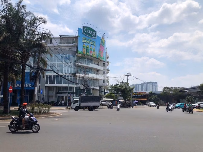 CHO THUÊ MT KINH DOANH ĐƯỜNG 9A NGAY VÒNG XOAY GIẢI TRÍ TRUNG SƠN