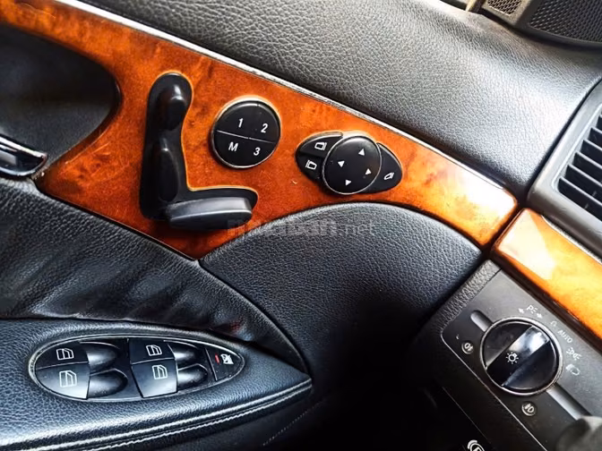 Bán rẻ xe biển siêu VIP Mercedes Model 2006 độ Full Options tuyệt đẹp 