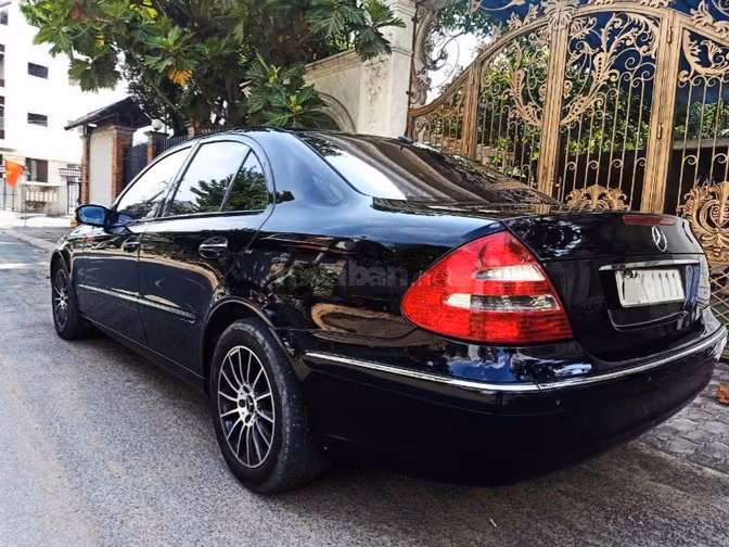 Bán rẻ xe biển siêu VIP Mercedes Model 2006 độ Full Options tuyệt đẹp 