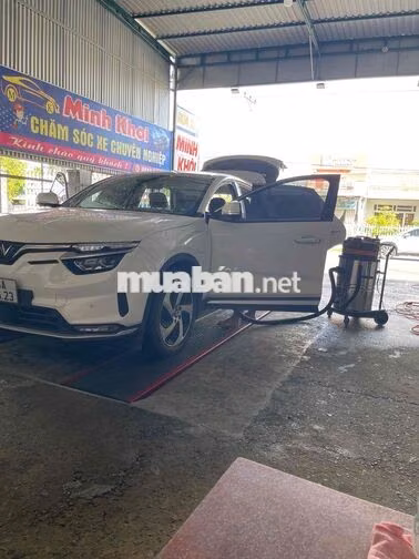 VinFast VF8 Eco 2023 Trắng