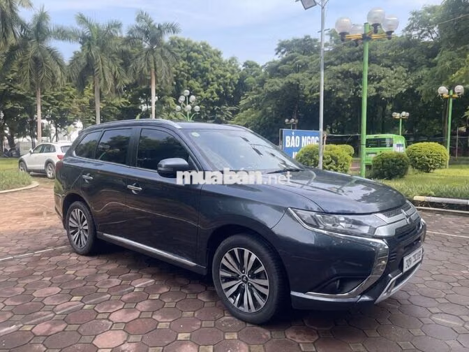 Mitsubishi Outlander 2.0 CVT 2023 Xám