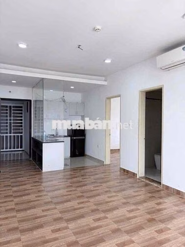 CĂN GÓC TÂN BÌNH APARTMENT – VIEW SÂN BAY NỘI THẤT CƠ BẢN
