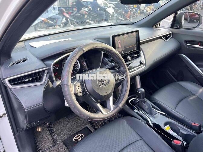 Toyota Corolla Cross1.8V 2022 Trắng Nhiều Đồ Chơi