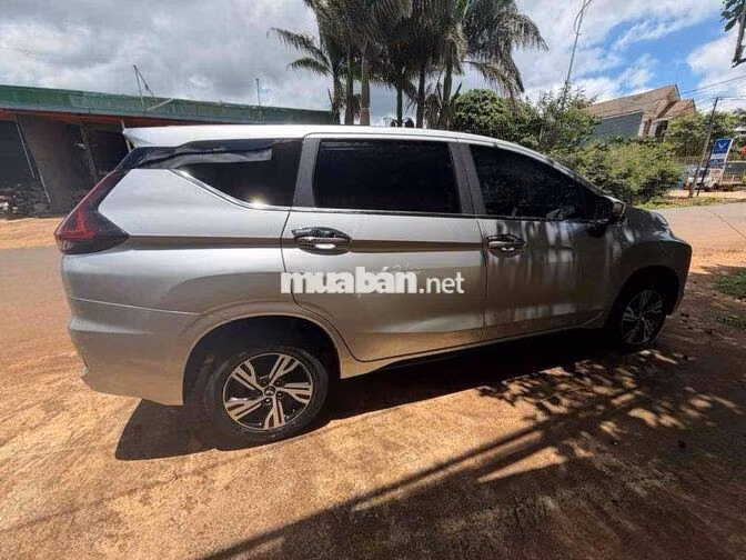 Mitsubishi Xpander MT 2020 127000km Bạc