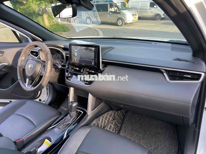Toyota Corolla Cross1.8V 2022 Trắng Nhiều Đồ Chơi