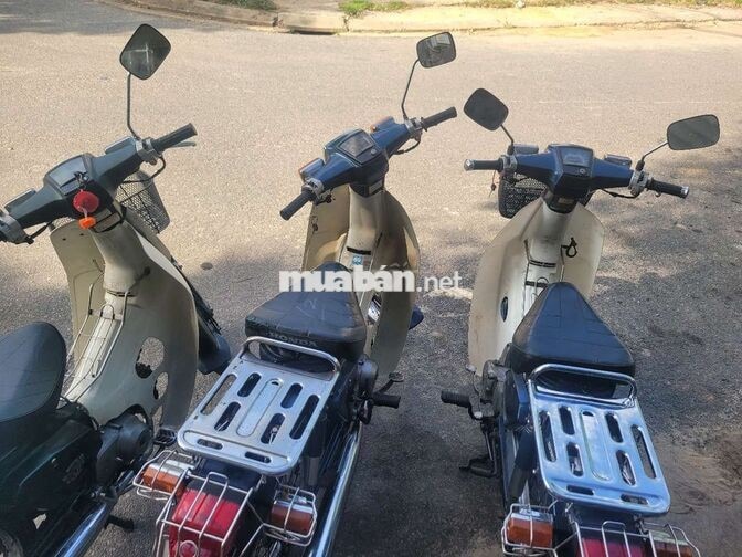 Honda Custom 50 Xanh Trắng