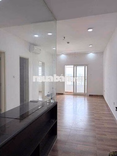 CĂN GÓC TÂN BÌNH APARTMENT – VIEW SÂN BAY NỘI THẤT CƠ BẢN