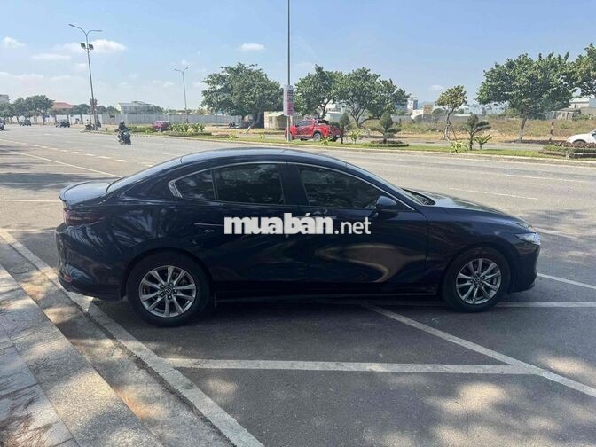 Mazda 3 Luxury 2023 Xanh cavansite Chạy 3 Vạn