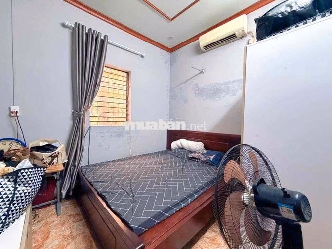 Cho thuê căn hộ tập thể Tầng 1 70m2 giá 6 triệu trong ngõ, gần Quỳnh L