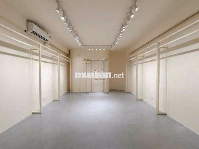 PHỐ THỜI TRANG - 214B Lê Văn Sĩ- 5x20m 3 Tầng Trống Suốt
