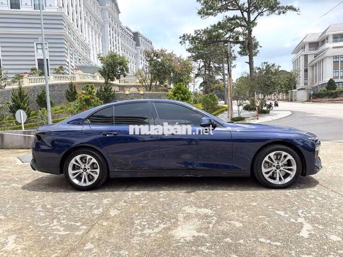 Vinfast Lux A Base 2021 Xanh 8 vạn km