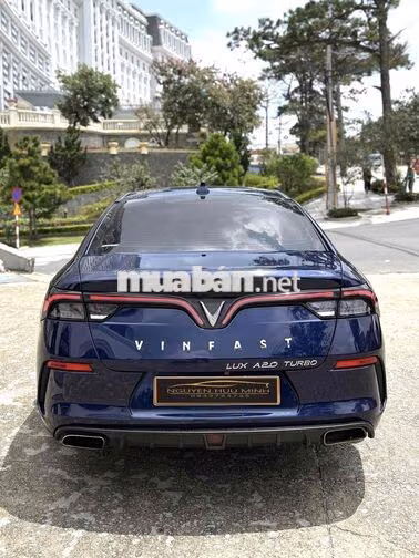 Vinfast Lux A Base 2021 Xanh 8 vạn km