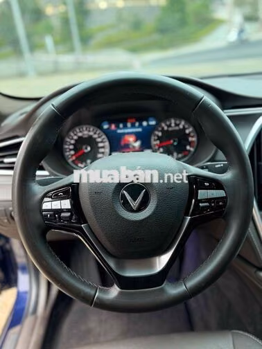 Vinfast Lux A Base 2021 Xanh 8 vạn km