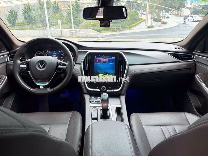 Vinfast Lux A Base 2021 Xanh 8 vạn km