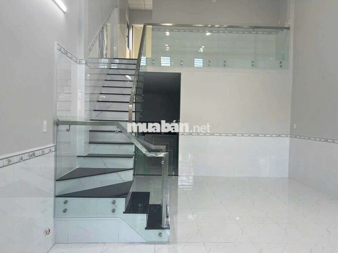 Cần cho thuê nhà cầp 4 gác Lửng P ĐHT DT 5x18 .2 PN 1WS giá 8triệu
