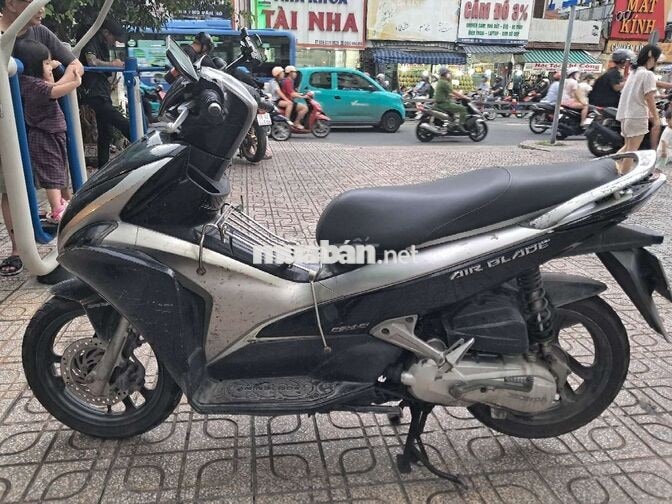Honda Air Blade Fi Đen bạc Thể thao