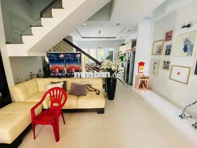 Nhà mới ngay khu Pham Văn Đồng
