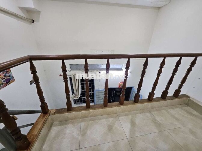 tôi chính chủ cho thuê nguyên căn 5c8/39 trệt + gác lững giá 4,5 triệu