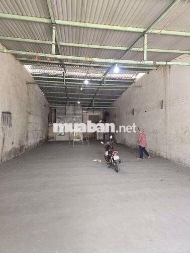 CHO THUÊ KHO,XƯỞNG 300M² GIÁ 20TR/T, Đ XE CÔNG 40F P.BÌNH HƯNG HÒA 