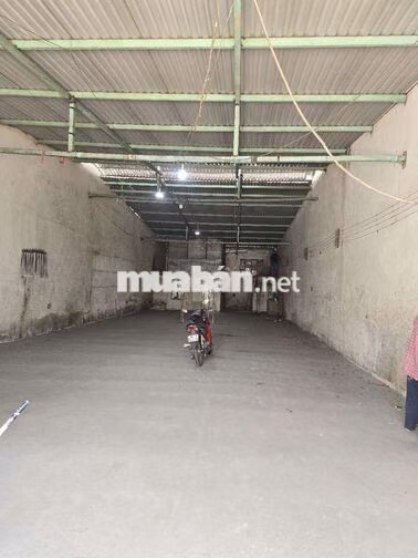 CHO THUÊ KHO,XƯỞNG 300M² GIÁ 20TR/T, Đ XE CÔNG 40F P.BÌNH HƯNG HÒA 
