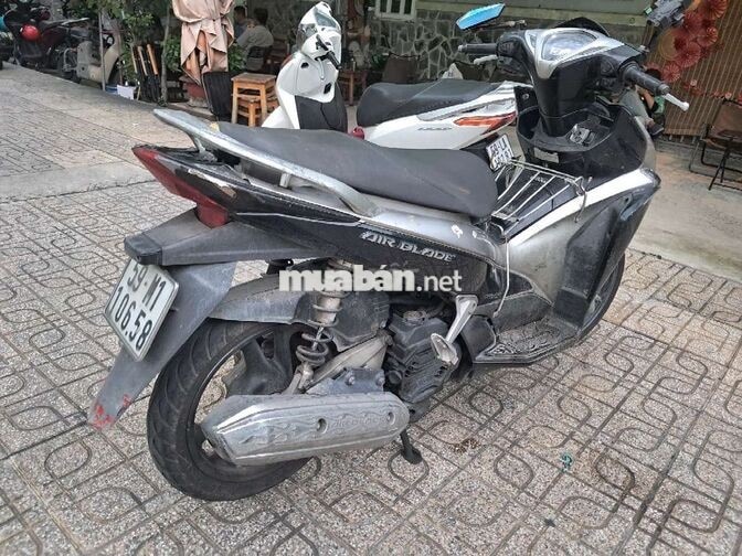 Honda Air Blade Fi Đen bạc Thể thao