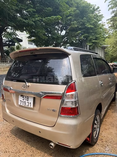 Bán xe Innova 2015 màu vàng cát