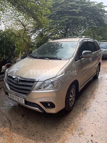 Bán xe Innova 2015 màu vàng cát