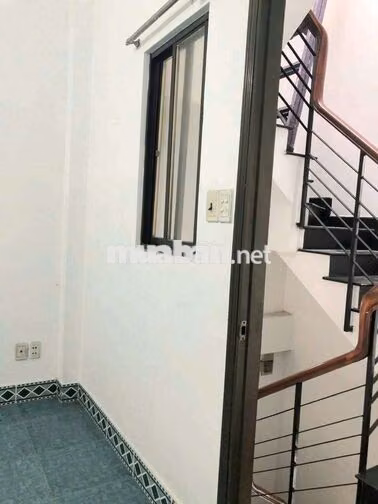 CHO THUÊ NHÀ MẶT TIỀN TRƯỜNG CHINH. 1 TRỆT 2 LẦU, SÂN THƯỢNG. CÓ 5PN